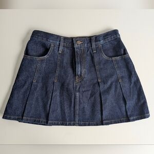 Levi's Pleated Denim Skirt